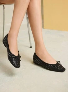 MOTF PREMIUM GIÀY PUNK MŨI VUÔNG BẰNG THOẢI MÁI ĐA NĂNG CÓ NƠ ĐINH TÁN PUNK - màu đen - Xem 5