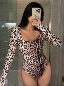 DAZY Pijama mono de cuello cuadrado con estampado de leopardo y corte ajustado