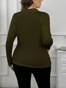 SHEIN Privé Camiseta casual de manga larga con cuello y fruncido, talla grande para mujeres - Verde militar - Ver 2
