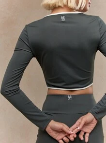 MISSGUIDED 刺绣徽标对比色绑带长袖修身短款上衣和短裤套装 - 深灰色 - 查看 4