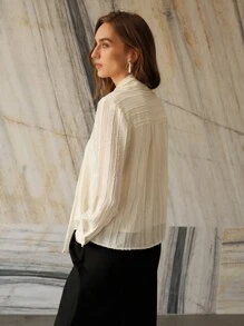 MOTF PREMIUM ÁO BLOUSE NHẸ CỔ THẮT CHUẨN CÓ KẾT CẤU - Màu be - Xem 6