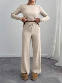 EURMUSE Damen Zweiteiler aus einfarbigem Top mit rundem Ausschnitt und Langarm sowie Hose, minimalistischer Lässig Anzug