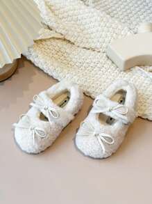 1 双儿童软底室内/室外蝴蝶结装饰保暖加垫鞋，适合秋冬季