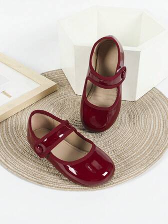 Chaussures classiques et polyvalentes pour filles, semelle souple anti-dérapante, matériau souple à grande ouverture, design confortable et nouveau, convient pour le printemps, l'été, l'automne et l'hiver, chaussures plates pour enfants