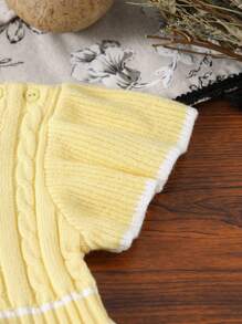 SHEIN Vintaside Kids Áo liền thân len dệt kim màu trắng cho bé gái, cổ bèo nhún, họa tiết jacquard, sọc đen, trang trí nơ trắng, đáng yêu và thời trang, phù hợp cho mặc hàng ngày, đi chơi, du lịch, nghỉ mát, ở nhà, nhà trẻ, trường học. - Màu vàng - Xem 7