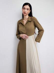 Seusyu Elegancka długa sukienka damska, kołnierzyk stójka, długi rękaw, blok kolorów, plisowany dół, odpowiednia na jesień