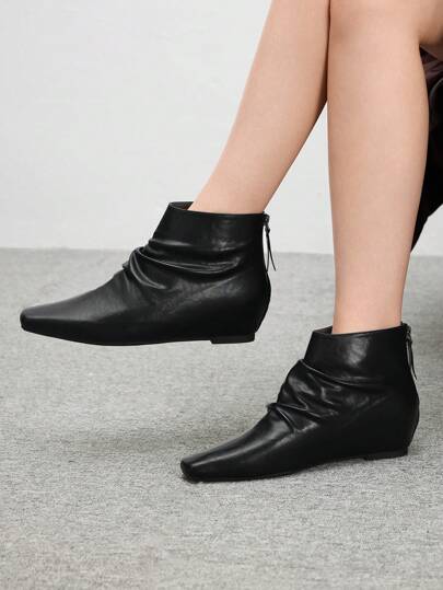 Stivaletti alla caviglia neri classici con tacco a zeppa nascosto, design grinzoso, cerniera sul retro, snellente e versatile per San Valentino