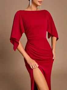 SHEIN Belle 优雅浪漫的红色露肩、大荷叶边袖、褶饰、 A 字形、侧开衩伴娘礼服 - 紅色 - 查看 4