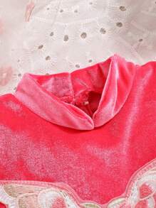 SHEIN 2 件套女婴针织休闲装，粉色亮片蝴蝶结装饰上衣，泡泡袖和扇形领，拼色喇叭裤，优质天鹅绒面料，时尚设计，适合秋冬季节