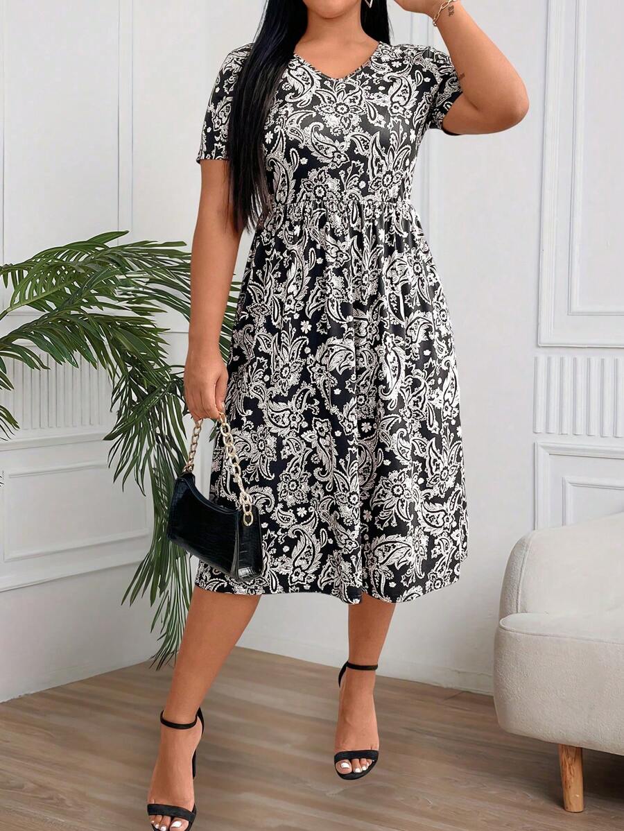 SHEIN Clasi Đầm dệt kim in họa tiết cổ chữ V tay ngắn cỡ lớn cho nữ, trang phục mùa hè - Đen và trắng - Xem 1