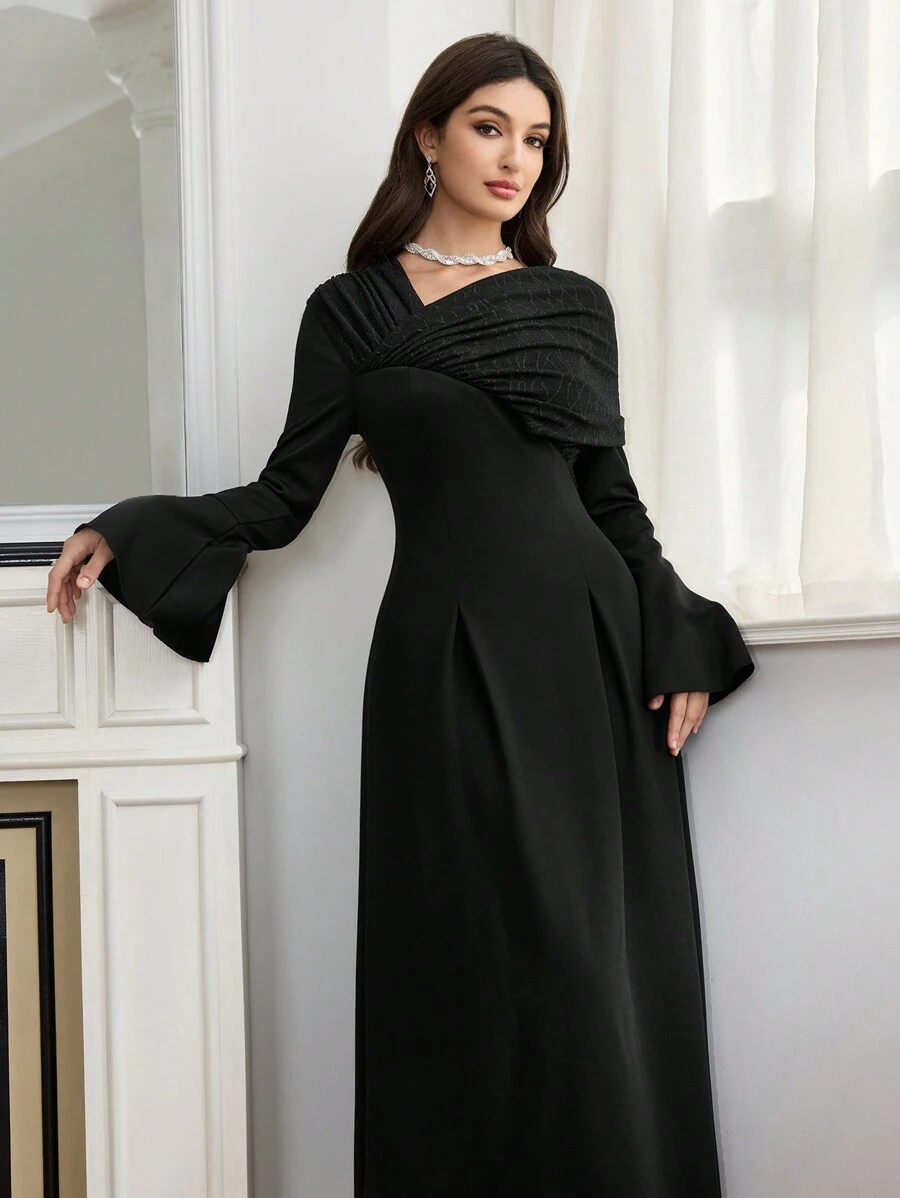 Modelyn Đầm dạ hội dài tay loe xẻ tà viền bạc và vàng cho nữ - màu đen - Xem 1