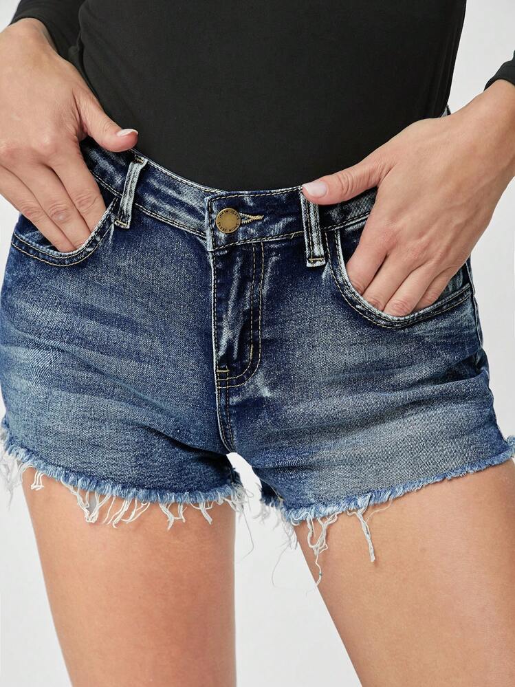 SHEIN EZwear Quần short denim nữ Nút Thêu Túi Dây kéo Hem thô màu trơn - Rửa trung bình - Xem 2