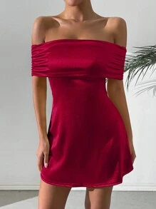 Allurite Off Shoulder Bandeau Sexy Formal Dress, Solid Color Bodycon Burgundy Mini Short Satin Women Outfit