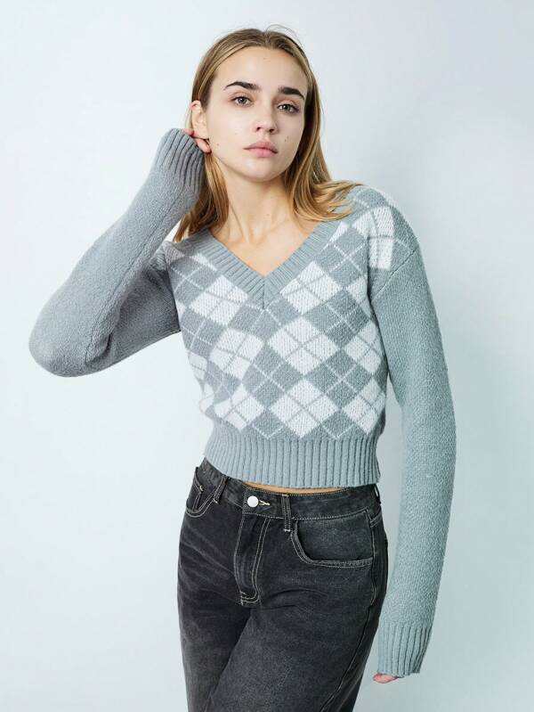 TRNVIE 1 Pc Women V-Neck Slim Fit Plaid Pattern Cropped Long Sleeve Sweater, Retro College Style, Light Gray, Autumn/Winter
