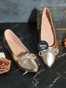 SHUZIA Bailarinas de punta ancha con acabado de PU dorado para mujer - Detalle de lazo de strass para un estilo elegante y una comodidad superior. Regalos de Año Nuevo, Día de San Valentín, zapatos de verano de San Valentín