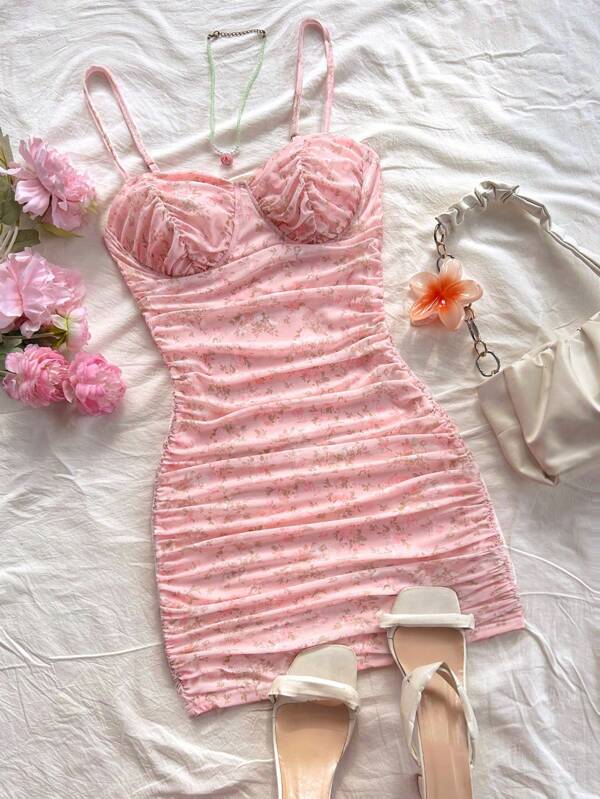 Soleia Vestido corto de tirantes finos con volantes y estampado floral ditsy para el verano, que se puede usar al revés o al derecho