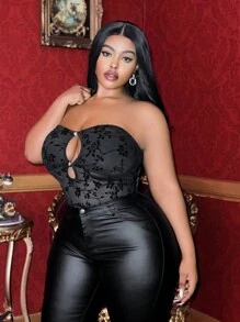 Slaydiva 适合派对、情人节的优雅性感紧身衣，修身纯黑色露肩网眼面料，心形金属装饰镂空设计，加大码，春夏秋季 - 黑色 - 查看 3