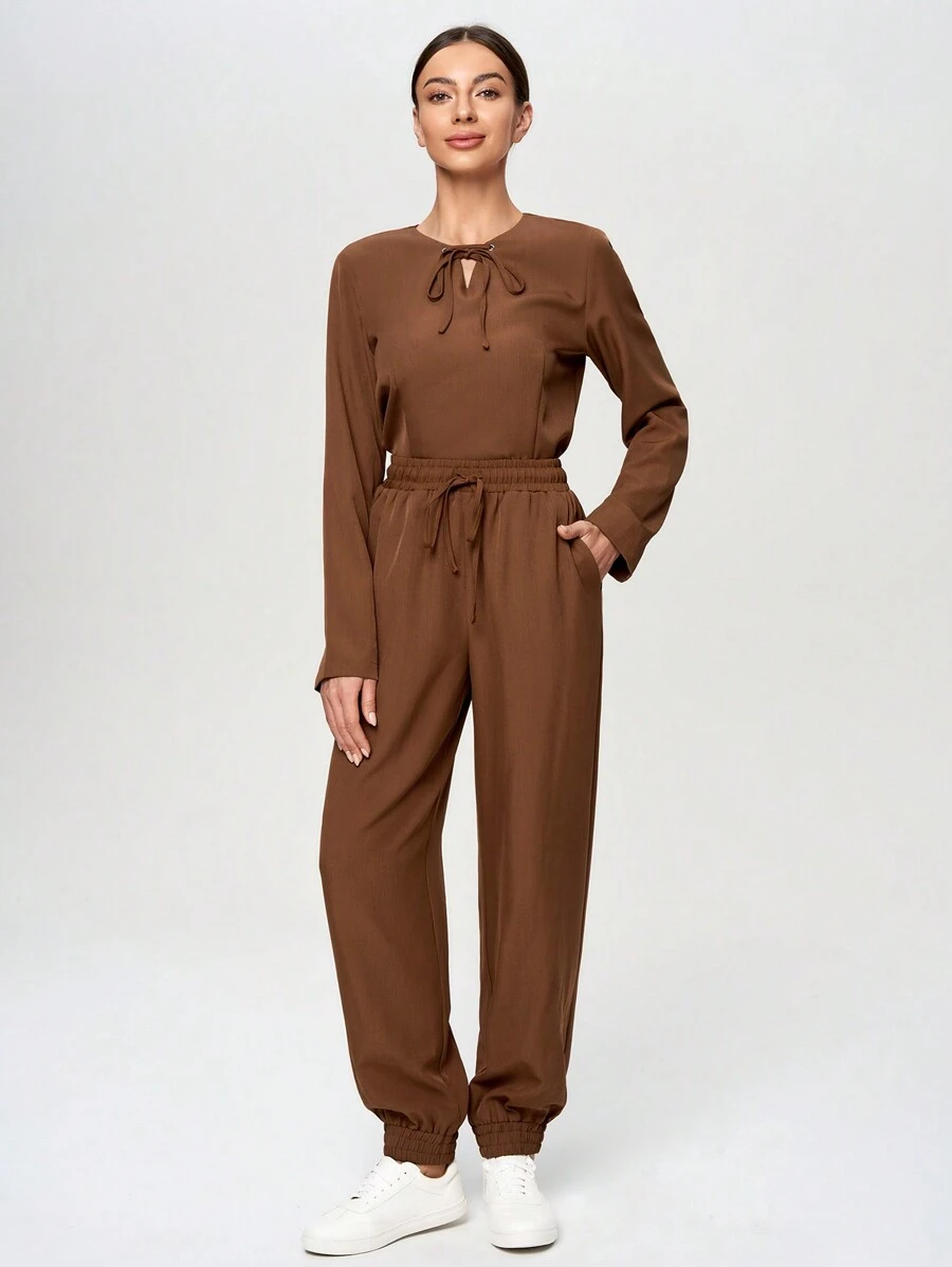 SHEIN TaskFit 2pcs/Set Women Anti-Wrinkle Tie Neck Long Sleeve Nurse Top And Scrub Uniforms Pants - Brown - View 1