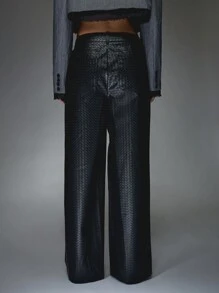 MISSGUIDED Pantalones palazzo de pierna ancha de piel sintética con estampado tejido, cintura alta para uso formal en otoño e invierno, pantalones con textura de lujo y diseño de moda moderno y vanguardista - Negro - Ver 2