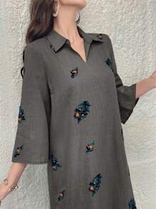 Al Najma Vestido casual con cuello bordado - Gris - Ver 3
