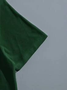 Manfinity Hypemode 大码男士圆领短袖字母印花休闲 T 恤 - 墨綠色 - 查看 4