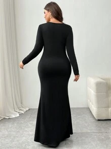 SHEIN Privé 大码女式深 V 装饰纽扣修身长款派对连衣裙，优雅黑色，适合秋冬季 - 黑色 - 查看 2