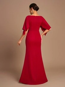 SHEIN Belle 优雅浪漫的红色露肩、大荷叶边袖、褶饰、 A 字形、侧开衩伴娘礼服 - 紅色 - 查看 9