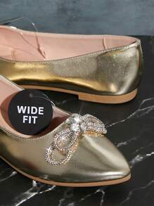 SHUZIA Bailarinas de punta ancha con acabado de PU dorado para mujer - Detalle de lazo de strass para un estilo elegante y una comodidad superior. Regalos de Año Nuevo, Día de San Valentín, zapatos de verano de San Valentín