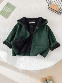SHEIN Veste à capuche épaisse, style décontracté d'école pour garçon. Convient pour les sorties d'automne et d'hiver, la maternelle
