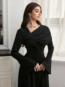 Modelyn Đầm dạ hội dài tay loe xẻ tà viền bạc và vàng cho nữ - màu đen - Xem 5