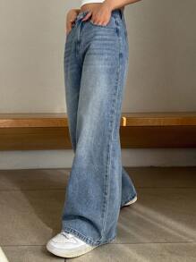 DAZY Women Front Button Pocket Simple Casual Straight Leg Jeans