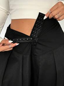 SHEIN EZwear Falda plisada de unicolor negro de talle alto para tallas grandes, casual y versátil