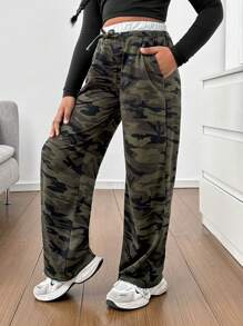 SHEIN Set de 2 piezas de pantalones anchos de punto de cintura elástica con parches, de unicolor y otro de estampado camuflaje, para niñas preadolescentes - Multicolor - Ver 2