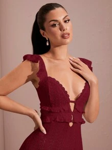 SHEIN BAE Sexy Hollow-Out Haakwerk Getextureerde Gerimpelde Korte Kapmouw Open Rug Strik Elegante Lange Vissenstaartjurk, Voor De Zomer