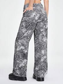 ROMWE Grunge Punk Celana Jeans Longgar Pinggang Rendah Motif Leopard Gaya Punk Vintage dengan Efek Usang - Dark Grey - View 2