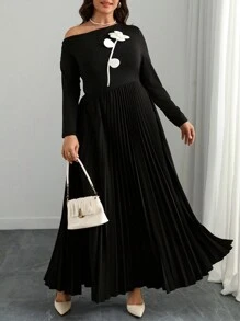 Flirla Women Plus Size Black & White Contrast Pleated Floral Dress Maxi Women Outfit - Black - View 5