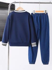SHEIN Conjunto de 2 piezas de sudadera con cuello de polo y aplicación de letra talla grande pantalones vaqueros casuales para niños, adecuado para primavera y otoño