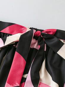 SHEIN Clasi Váy xòe thắt lưng in họa tiết toàn thân thanh lịch và thời trang cho nữ cỡ lớn, phù hợp cho mùa xuân, hè, thu - màu đen - Xem 4