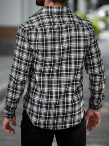Manfinity LEGND Camisa casual de manga larga con botones delanteros, bolsillo parche y estampado de cuadros, camisa de salida con cuello casual, versátil para hombres