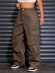 SHEIN EZwear Plus Size Leopard Print Straight-Leg Casual Cargo Jeans - Brown - View 5