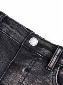 SHEIN Jeans noirs slim déchirés, élimés et rapiécés avec imprimé d'étoiles, style mode pour jeune garçon. Confortable et polyvalent pour les tenues d'extérieur d'automne/hiver pour enfants