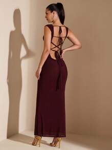 SHEIN BAE Elegante vestido ceñido de color burdeos sexy con espalda descubierta, tirantes cruzados y volantes en el bajo, adecuado para citas diarias, salidas, reuniones en clubs nocturnos y fiestas