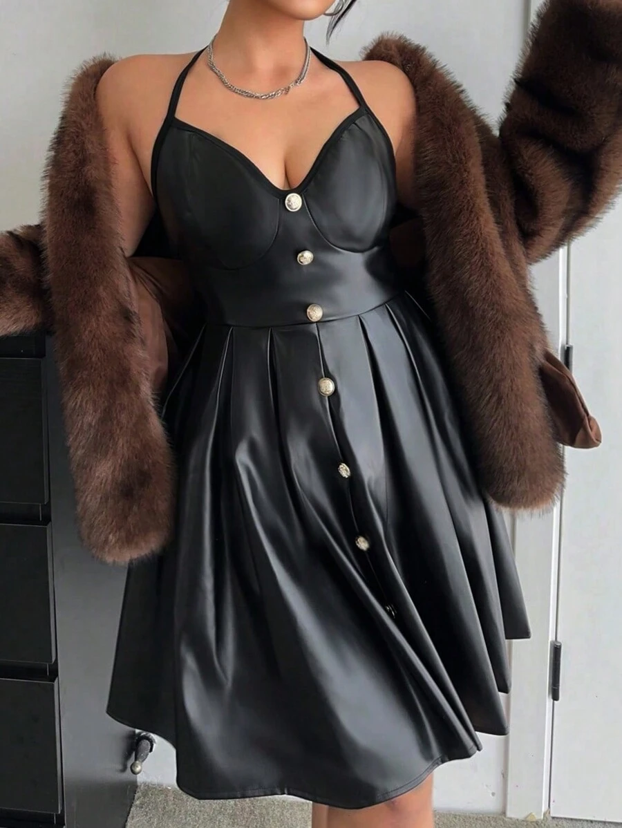Flirla 时尚派对性感 PU 皮革露背吊带修身迷你连衣裙，配金色纽扣 - 黑色 - 查看 1