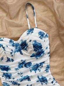 Soleia Vestido corto de slip casual con estampado de malla elástica con flores azules y blancas y pliegues, adecuado para vacaciones