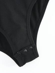 SHEIN Mono negro ajustado y jeans casuales de pierna ancha con cintura asimétrica suelta, diseño versátil de moda para uso diario para adolescentes chicas