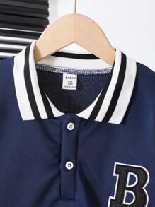 SHEIN Conjunto de 2 piezas de sudadera con cuello de polo y aplicación de letra talla grande pantalones vaqueros casuales para niños, adecuado para primavera y otoño
