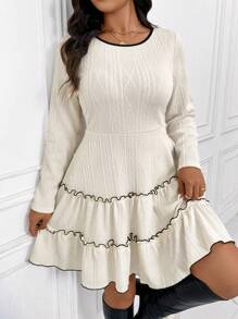 SHEIN Frenchy Sukienka krótka, swobodna, z falbankami, z okrągłym dekoltem i długim rękawem w dużym rozmiarze i blokiem kolorów