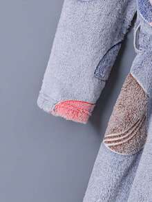 SHEIN Tween Boys Gray Background Plush Basketball Graphic Long Sleeve Long Style Robe, Comfortable Loungewear Robe Kids Kids Robe Boys Robe Fall Winter - Multicolor - View 4