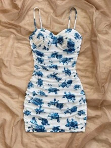 Soleia Vestido corto de slip casual con estampado de malla elástica con flores azules y blancas y pliegues, adecuado para vacaciones