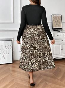 SHEIN Clasi Plus Size Leopard Print Pleated Round Neck Long Sleeve Dress Maxi Women Outfit - Black - View 2